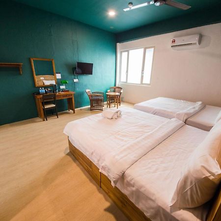 Room V Jalan Sultanah Near Bus Stop Batu Pahat Exteriér fotografie