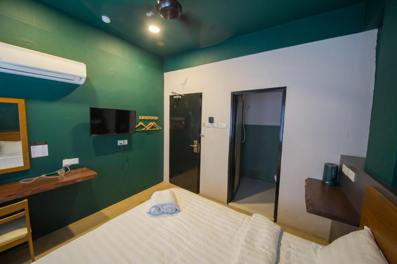 Room V Jalan Sultanah Near Bus Stop Batu Pahat Exteriér fotografie