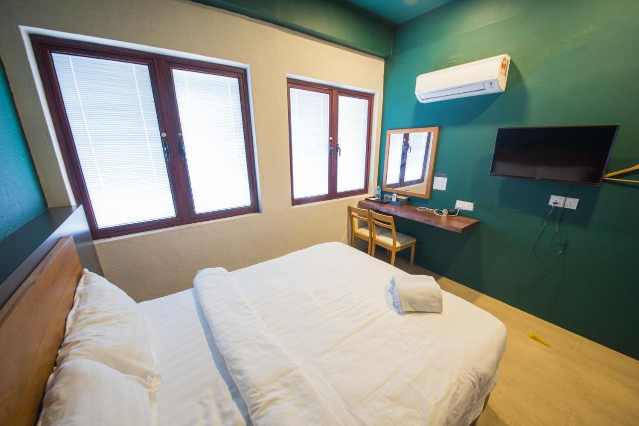 Room V Jalan Sultanah Near Bus Stop Batu Pahat Exteriér fotografie